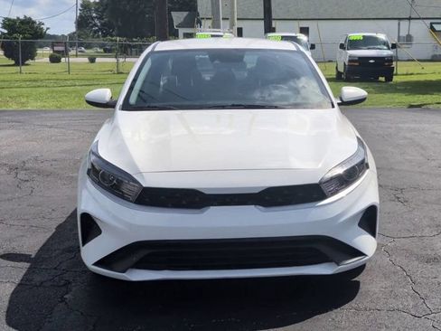 Used 2022 Kia Forte Sedan FWD image 3