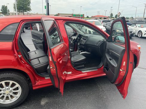 Used 2011 Mitsubishi Outlander Sport ES FWD image 38