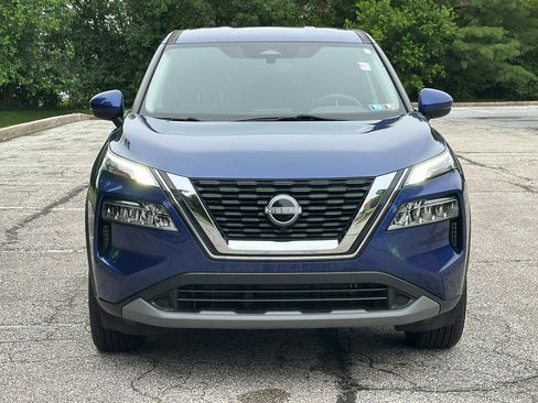 Certified 2023 Nissan Rogue SV image 3