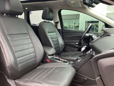 Used 2015 Ford Escape Titanium AWD/4WD image 38