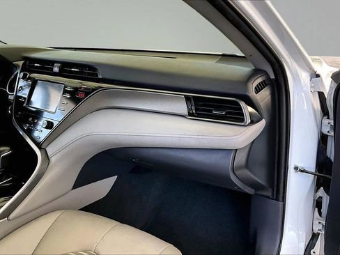 Used 2019 Toyota Camry SE w/ Convenience Package FWD image 23