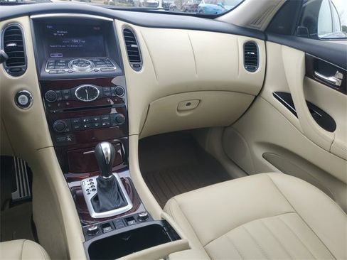 Used 2017 INFINITI QX50 2WD w/ Technology Package image 11