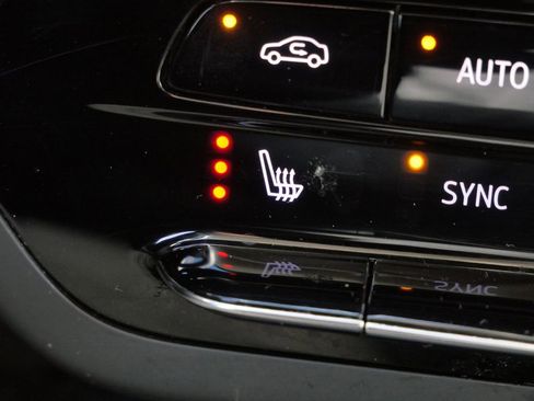 Used 2023 Buick Envision Essence w/ Sport Touring Package image 46