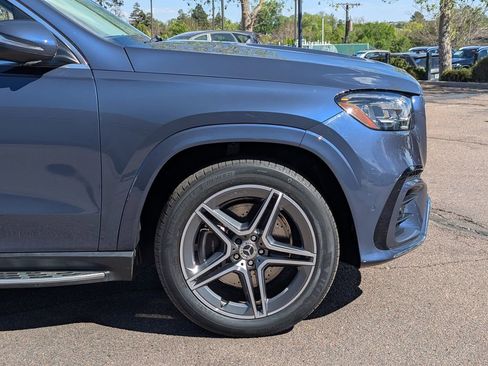 Used 2024 Mercedes-Benz GLS 450 4MATIC image 9