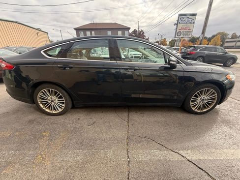 Used 2014 Ford Fusion SE w/ Equipment Group 202A image 2