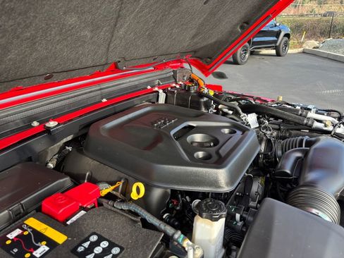 Used 2023 Jeep Wrangler Unlimited image 14