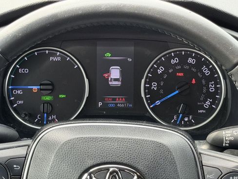Used 2022 Toyota RAV4 SE w/ Convenience Package AWD/4WD image 16