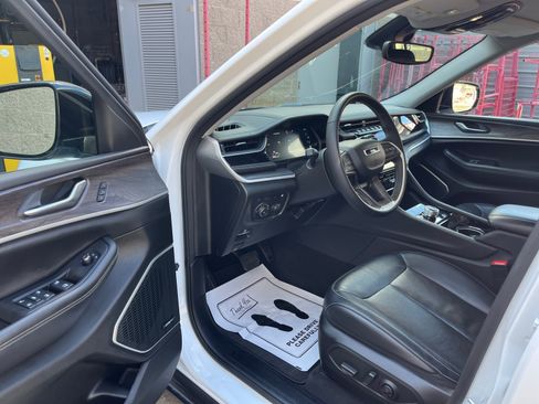 Used 2022 Jeep Grand Cherokee Limited 4xe AWD/4WD image 10