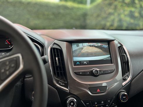 Used 2017 Chevrolet Cruze LT w/ Convenience Package image 25