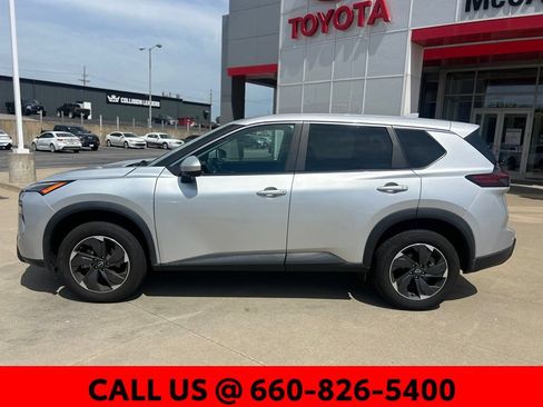Used 2024 Nissan Rogue SV AWD/4WD image 12