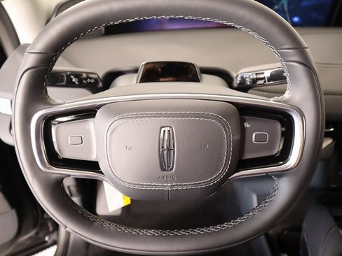 New 2025 Lincoln Navigator Reserve image 3