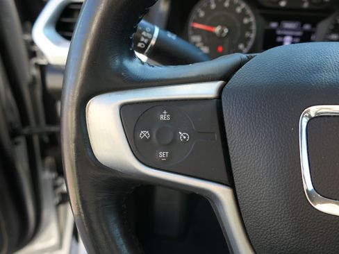 Used 2019 GMC Acadia SLE image 14