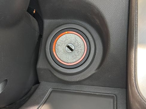 Used 2011 Nissan Xterra PRO-4X AWD/4WD image 23