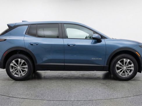 Used 2025 Chevrolet Equinox LT AWD/4WD image 11