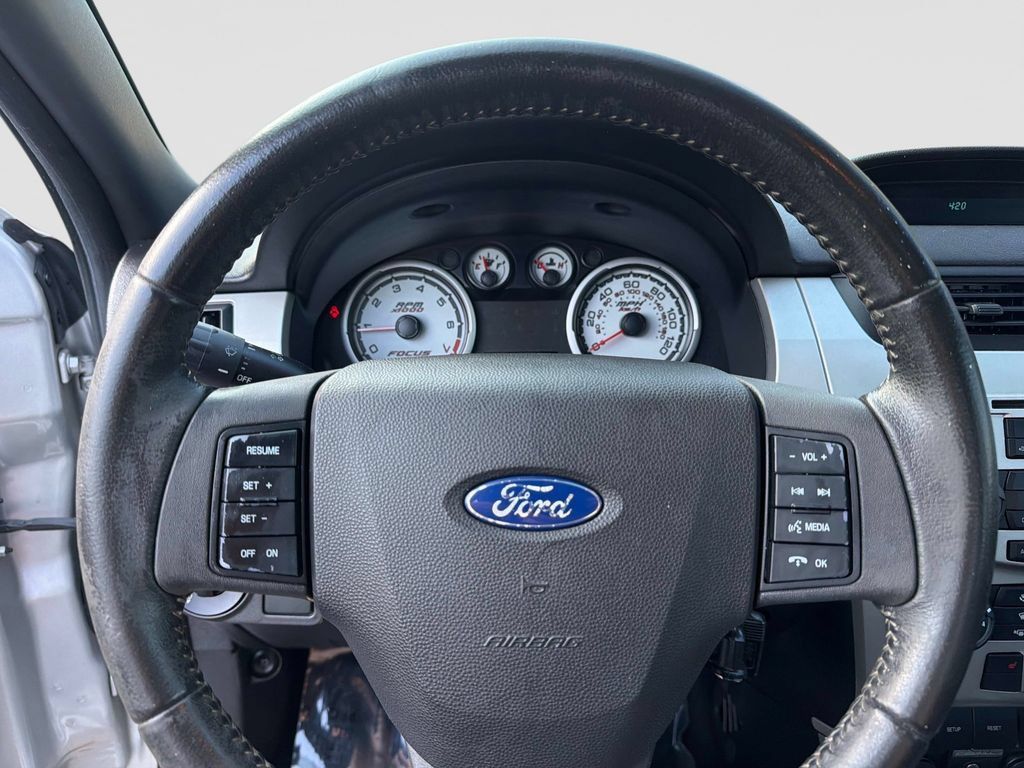 Used 2010 Ford Focus SEL FWD image 25
