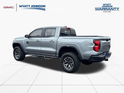 Used 2024 Chevrolet Colorado ZR2 w/ Technology Package AWD/4WD image 3
