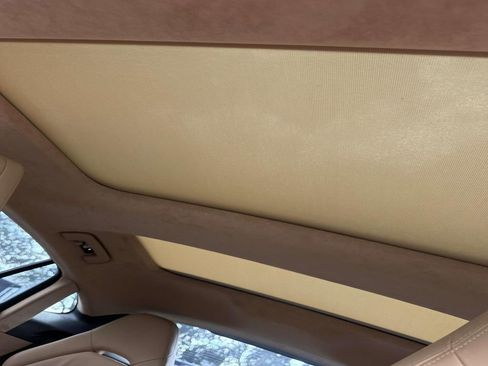 Used 2018 Porsche Panamera 4 image 32