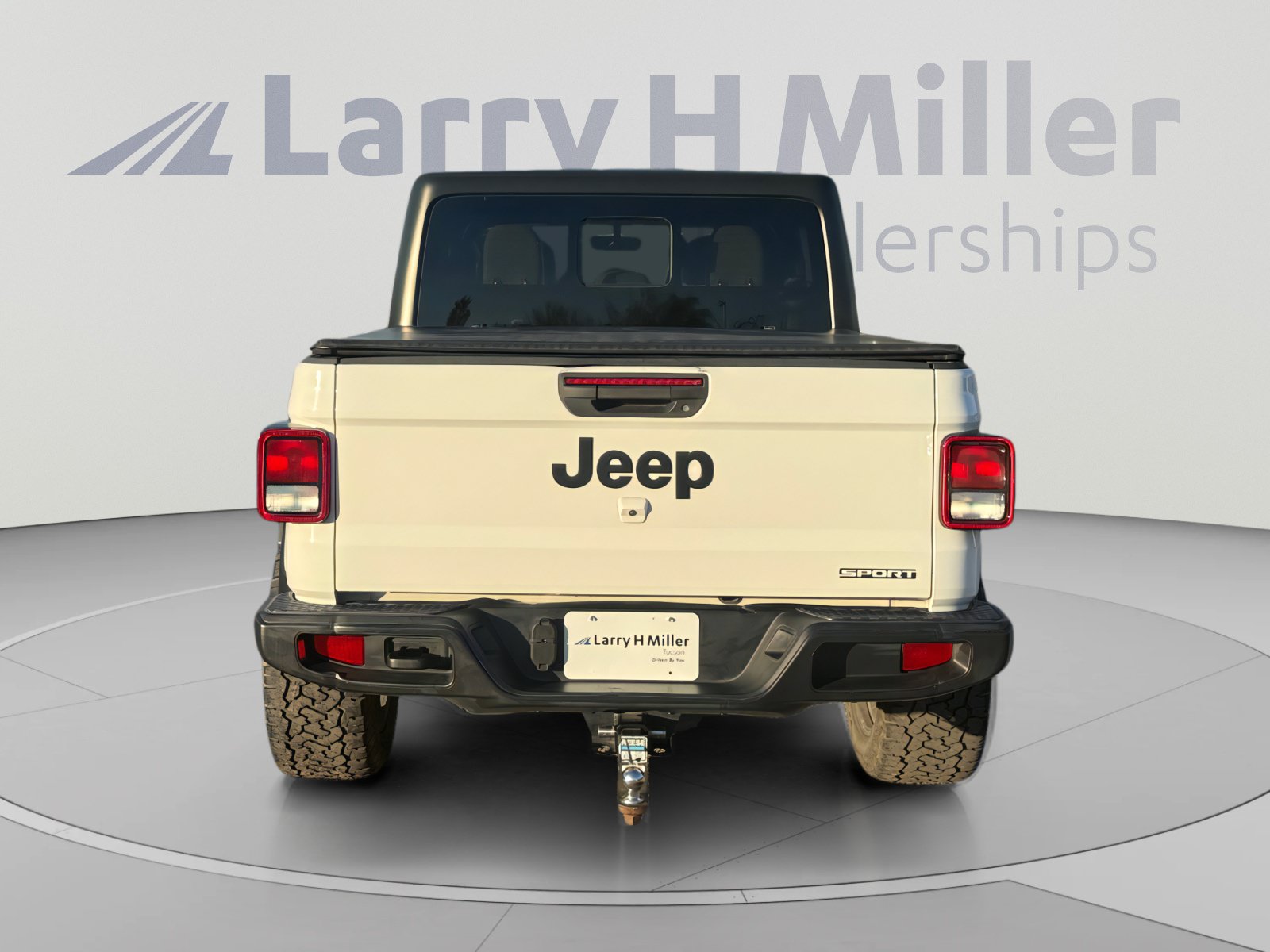 Used 2021 Jeep Gladiator Sport AWD/4WD image 4