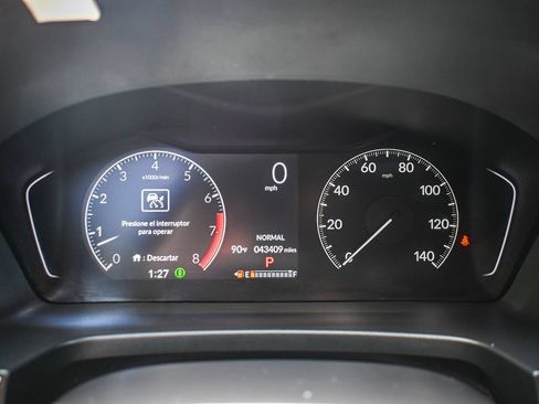 Used 2024 Honda Pilot Touring image 10