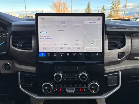 Used 2024 Ford Expedition Limited image 15