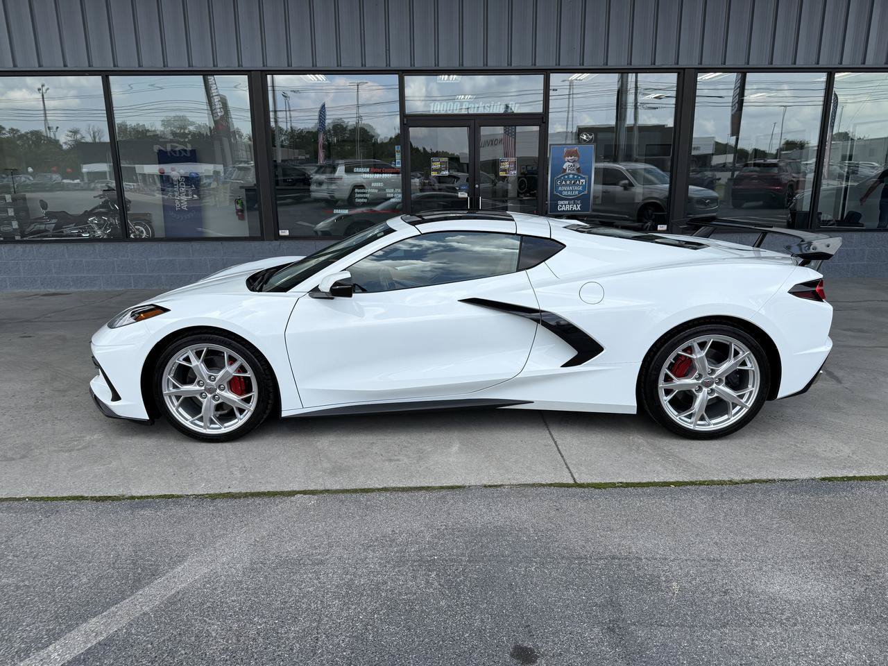 Used 2021 Chevrolet Corvette Coupe w/ 2LT w/ Engine Appearance Package RWD image 7