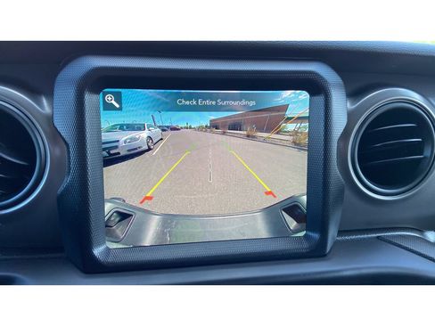 Used 2023 Jeep Gladiator Sport AWD/4WD image 15