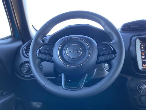 Certified 2022 Jeep Renegade Altitude image 29