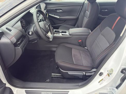 New 2025 Nissan Sentra SR image 16