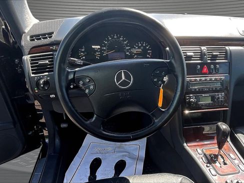 Used 2001 Mercedes-Benz E 320 Sedan image 8