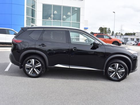 Used 2023 Nissan Rogue SL image 10