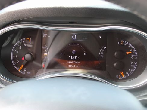 Used 2021 Jeep Grand Cherokee Laredo X image 18