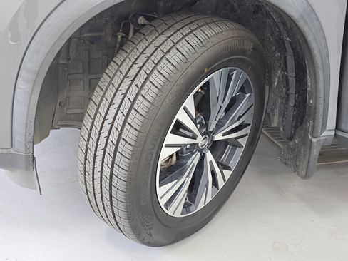 Used 2021 Nissan Rogue SV w/ Premium Package FWD image 32