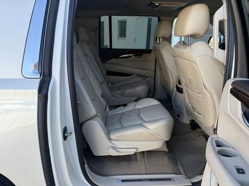 Used 2015 Cadillac Escalade ESV Premium RWD image 19