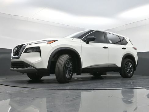 Used 2023 Nissan Rogue S FWD image 23