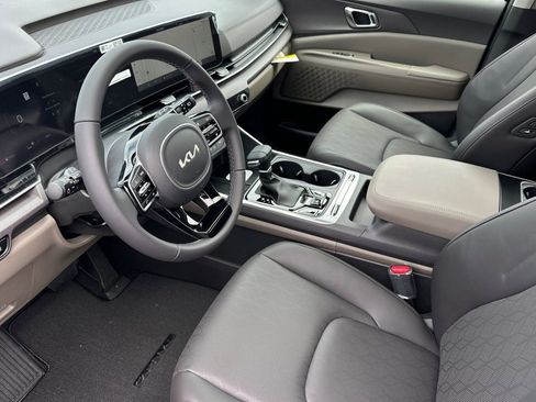 New 2026 Kia Carnival SX FWD image 8