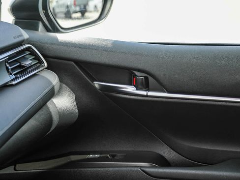 Certified 2022 Toyota Camry SE image 22