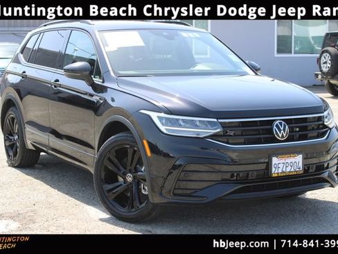 Used 2023 Volkswagen Tiguan SE R-Line FWD image 1