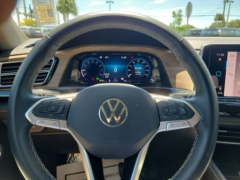 Used 2025 Volkswagen Atlas SE AWD/4WD image 21