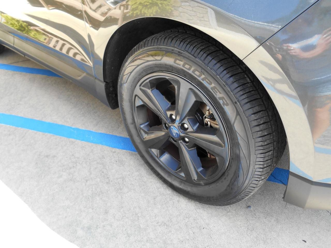 Used 2019 Ford Edge SE AWD/4WD image 12