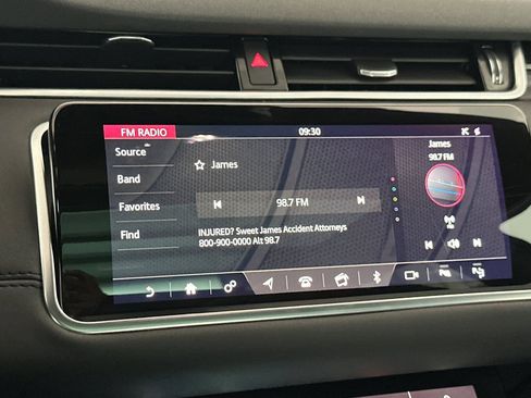 Used 2020 Land Rover Range Rover Evoque SE AWD/4WD image 17