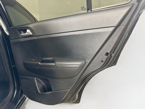 Used 2018 Kia Sportage LX FWD image 27