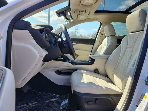 Certified 2023 Buick Envision Avenir image 13