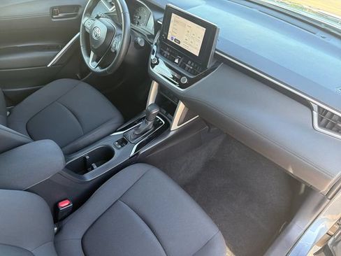 Used 2024 Toyota Corolla Cross LE FWD image 16