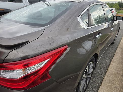 Used 2016 Nissan Altima 2.5 SL w/ 2.5 Technology Package image 8
