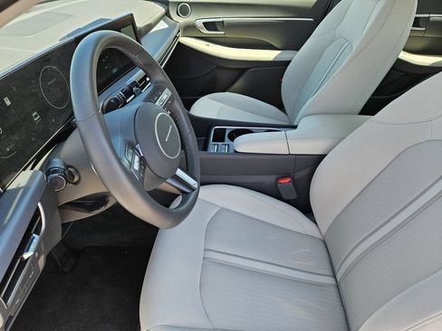 Used 2025 Hyundai Sonata SEL FWD image 9
