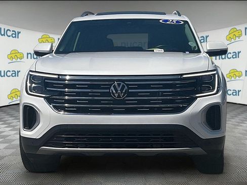 Used 2025 Volkswagen Atlas SEL AWD/4WD image 2
