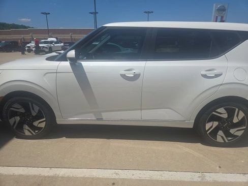 Used 2023 Kia Soul GT-Line FWD image 6