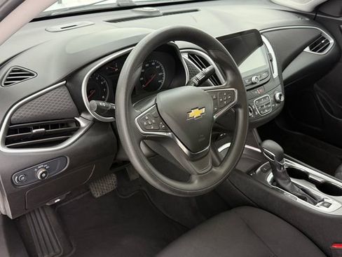 Used 2025 Chevrolet Malibu LT FWD image 8