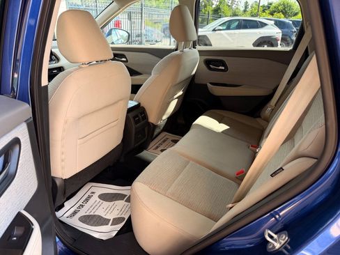 Used 2021 Nissan Rogue SV AWD/4WD image 12