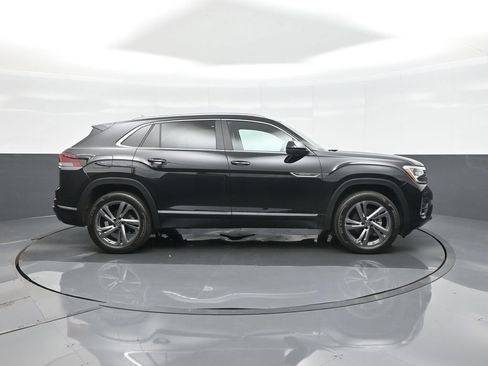 Used 2024 Volkswagen Atlas Cross Sport SEL R-Line AWD/4WD image 8